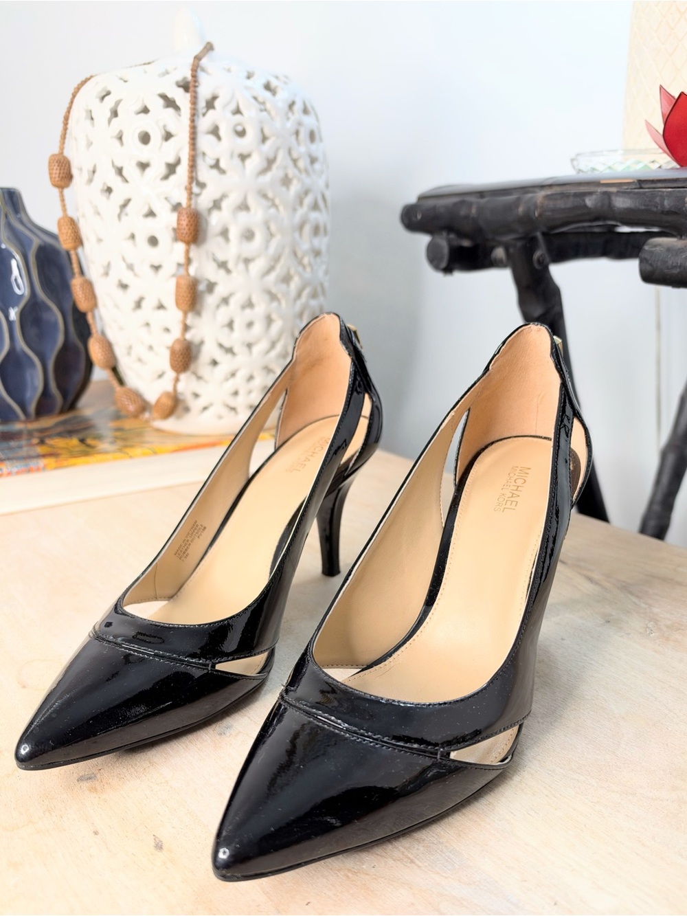 Michael Kors Womens 7.5 Black Patent Leather Pointed Toe Pumps Heels MK Lock